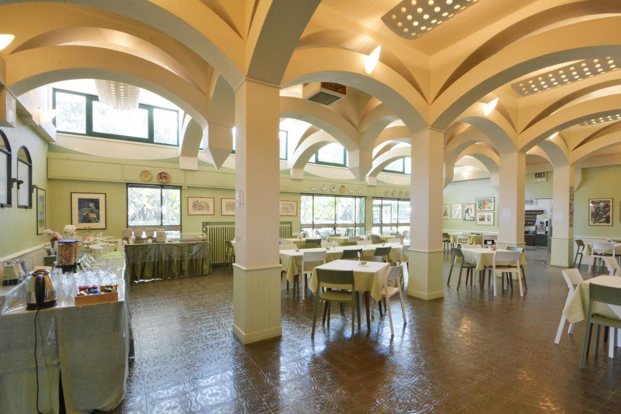 Hotel Maddalena Marina di Ravenna Exteriör bild