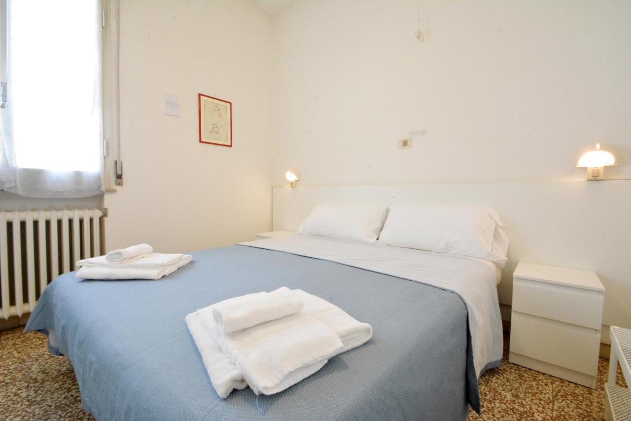Hotel Maddalena Marina di Ravenna Rum bild