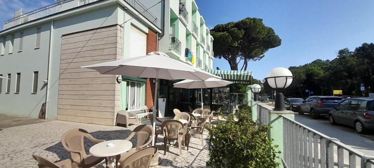 Hotel Maddalena Marina di Ravenna Exteriör bild