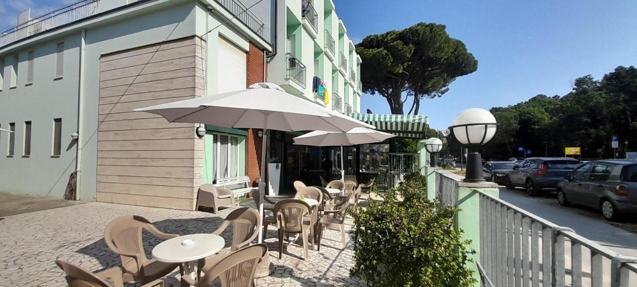 Hotel Maddalena Marina di Ravenna Exteriör bild