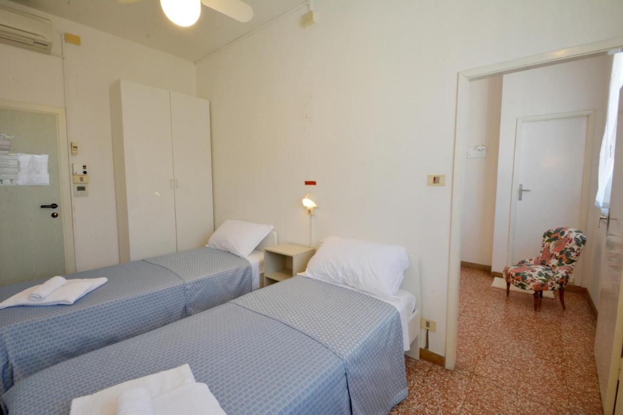 Hotel Maddalena Marina di Ravenna Exteriör bild