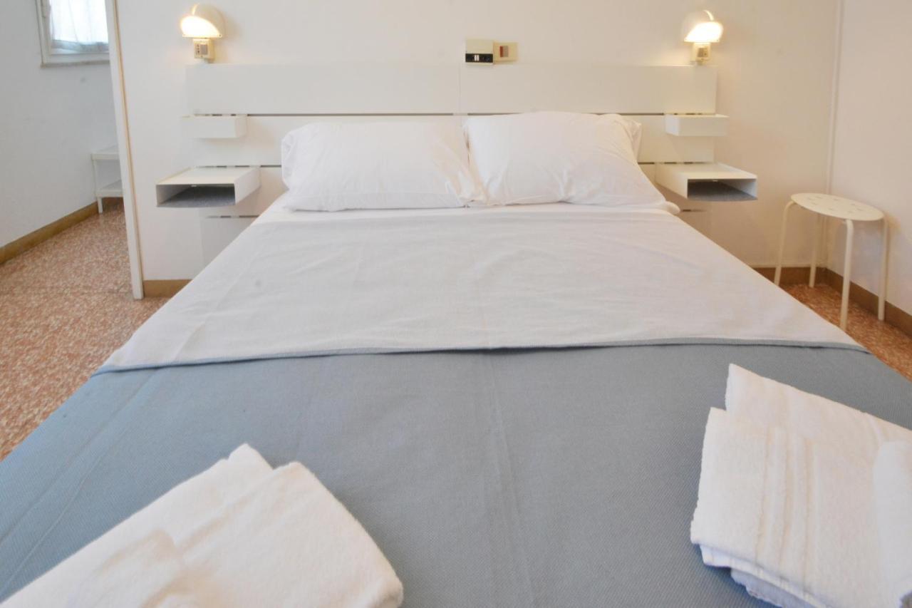 Hotel Maddalena Marina di Ravenna Exteriör bild