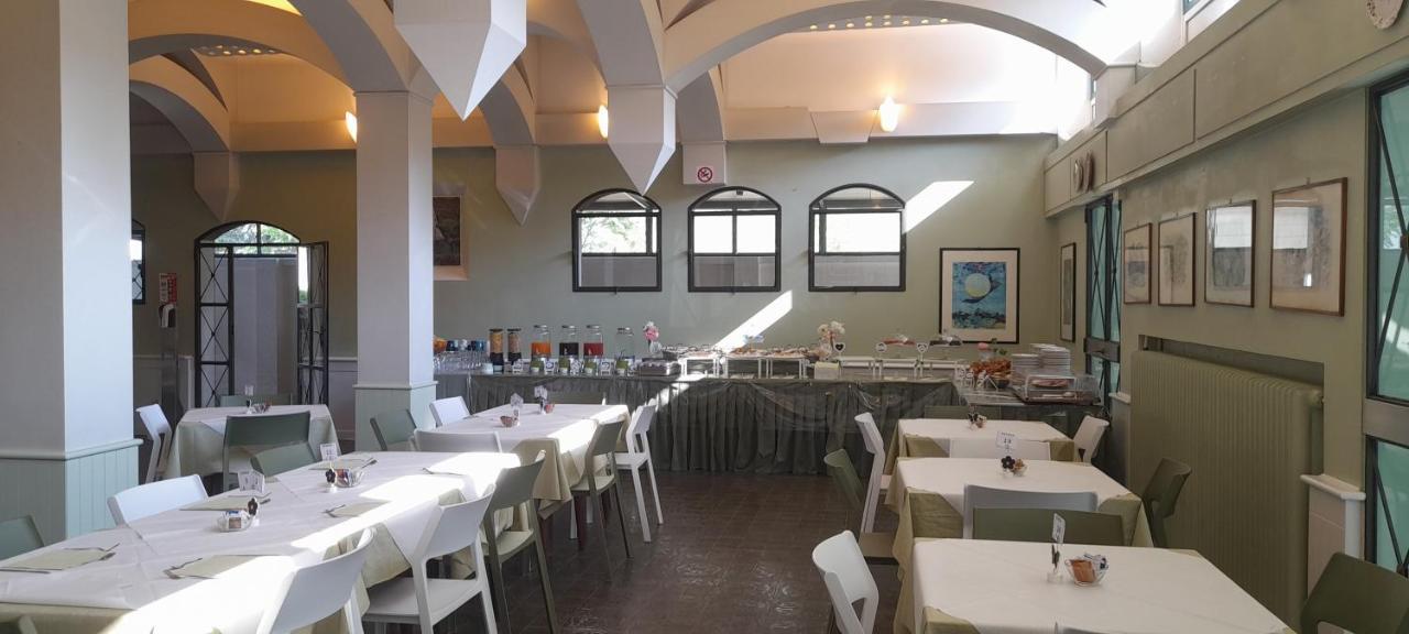 Hotel Maddalena Marina di Ravenna Exteriör bild