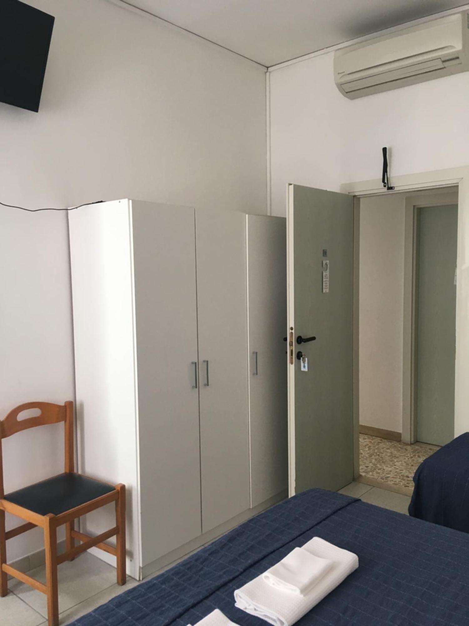 Hotel Maddalena Marina di Ravenna Rum bild